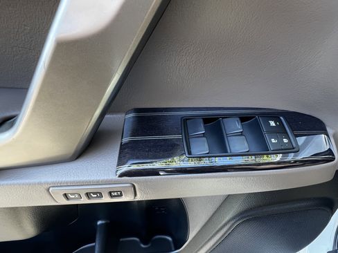 Used 2020 Lexus GX 460 Luxury w/ Accessory Package image 14