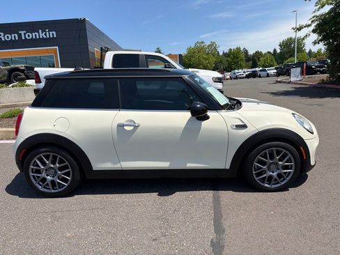 Used 2018 MINI Cooper 2-Door Hardtop FWD image 8