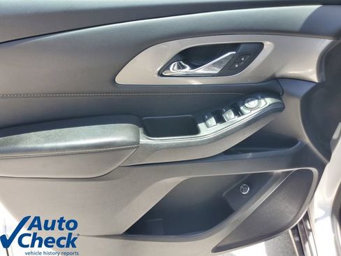 Used 2019 Chevrolet Traverse LT FWD image 21