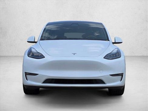 Used 2023 Tesla Model Y Performance AWD/4WD image 2
