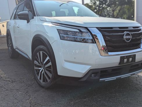 Used 2022 Nissan Pathfinder Platinum w/ Cargo Package AWD/4WD image 13