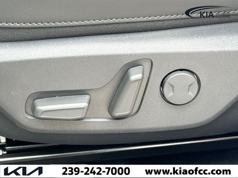 New 2026 Kia Niro Wind image 24