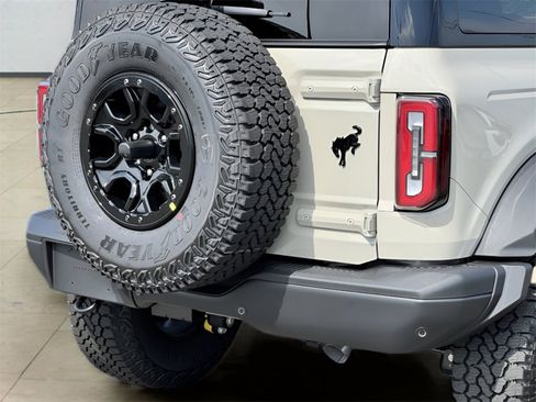 New 2025 Ford Bronco Badlands image 43