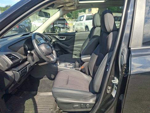 Used 2022 Subaru Forester Premium AWD/4WD image 23