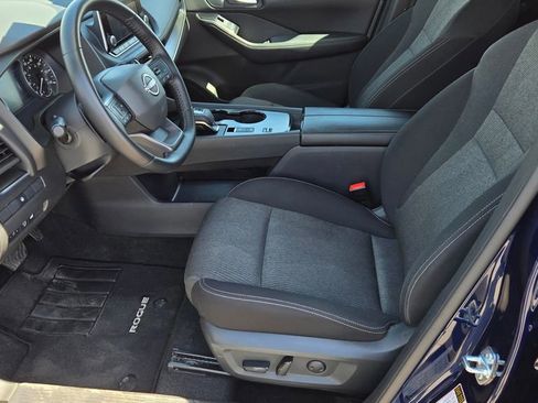 Used 2025 Nissan Rogue SV FWD image 13