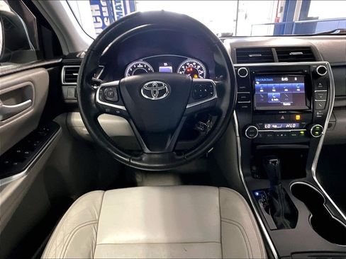 Used 2016 Toyota Camry XLE FWD image 17