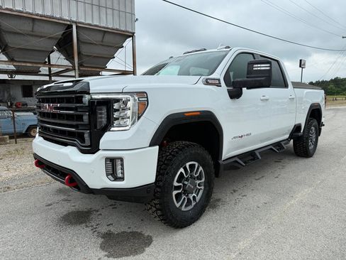Used 2022 GMC Sierra 2500 AT4 w/ AT4 Preferred Package AWD/4WD image 1