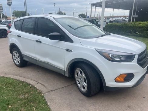 Used 2019 Ford Escape S image 1
