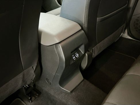 Used 2024 Subaru Crosstrek 2.0i Premium image 28