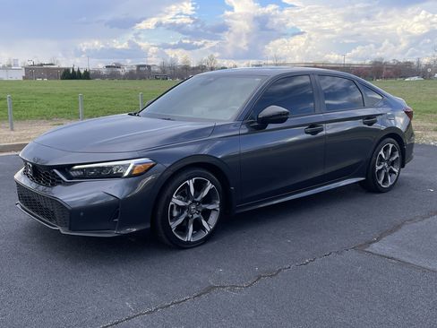 Certified 2025 Honda Civic Sport Touring image 5