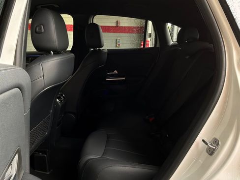 Used 2025 Mercedes-Benz GLA 250 image 13
