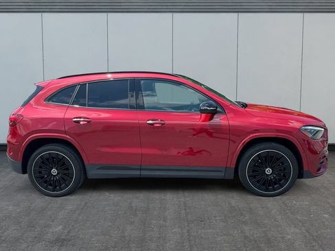 Used 2025 Mercedes-Benz GLA 250 4MATIC image 6