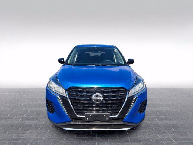 Used 2025 Nissan Kicks Play S FWD image 2