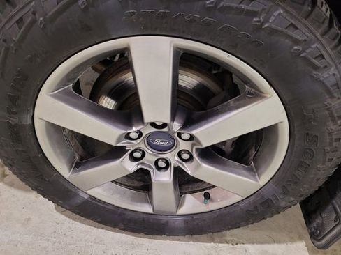 Used 2015 Ford F150 Lariat w/ Equipment Group 502A Luxury image 30