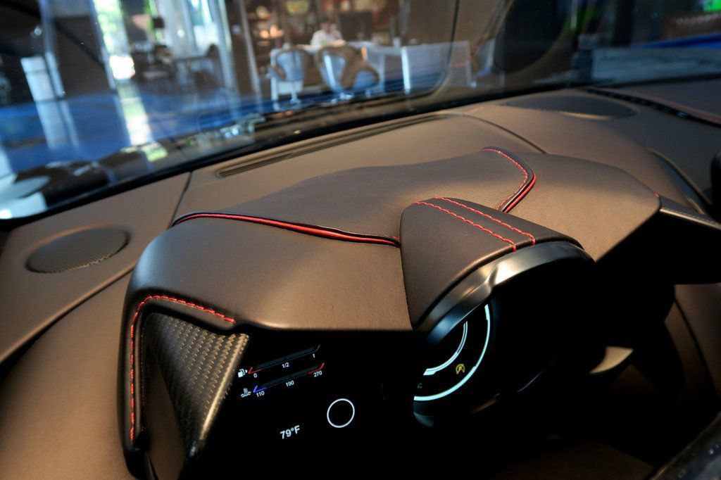Used 2019 Aston Martin DBS Superleggera RWD image 18