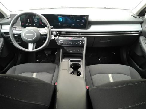 Used 2025 Hyundai Sonata SEL FWD image 2