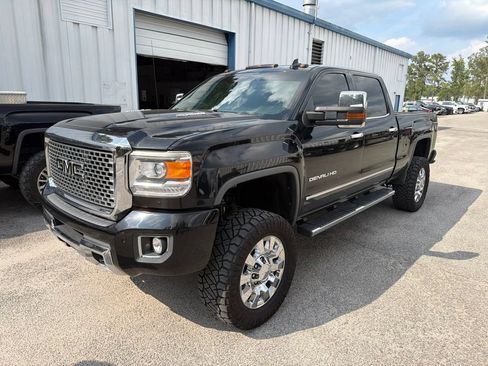 Used 2016 GMC Sierra 2500 Denali w/ Duramax Plus Package AWD/4WD image 1