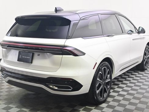 New 2026 Lincoln Nautilus Reserve image 7