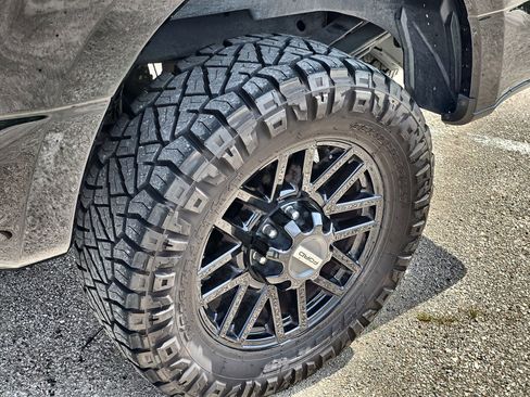 Used 2021 Ford F250 Lariat image 10