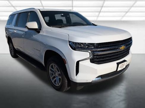 Used 2024 Chevrolet Suburban LT image 1