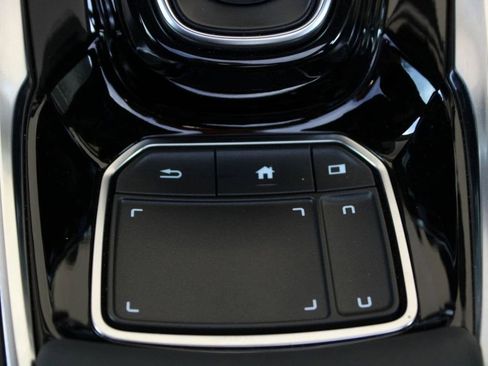 Used 2025 Acura RDX SH-AWD image 25