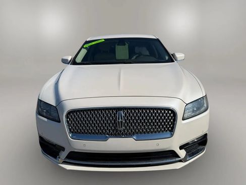 Used 2017 Lincoln Continental Select w/ Climate Package AWD/4WD image 2