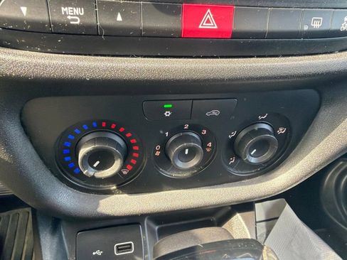 Used 2021 RAM ProMaster City Tradesman SLT FWD image 9