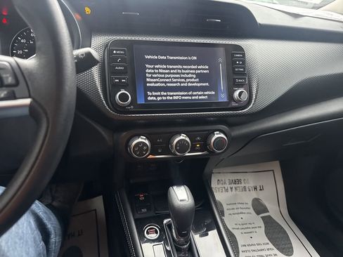 Used 2024 Nissan Kicks SV image 6
