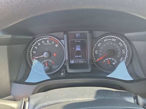 Used 2020 Toyota Tacoma SR AWD/4WD image 30