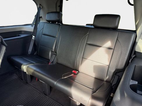 Used 2015 Nissan Armada Platinum w/ 2nd Row Captain Seat Package AWD/4WD image 20