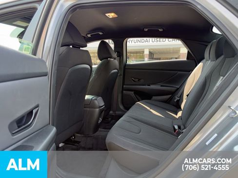 Used 2025 Hyundai Elantra Sport image 9