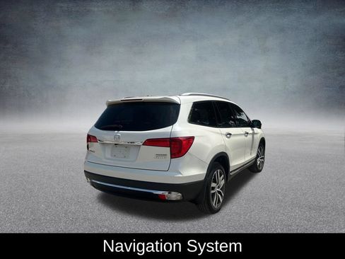 Used 2017 Honda Pilot Touring image 6