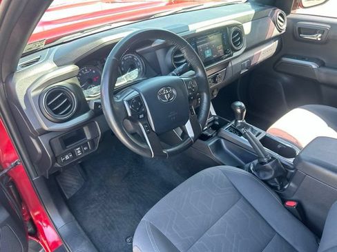 Used 2019 Toyota Tacoma TRD Sport AWD/4WD image 27