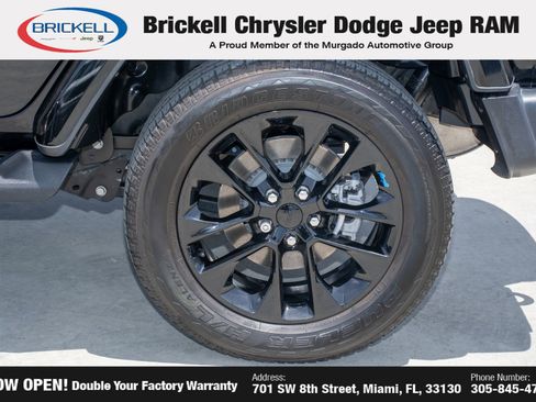 Used 2023 Jeep Wrangler Unlimited Sahara w/ Cold Weather Group AWD/4WD image 39