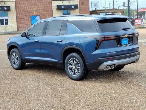 New 2026 Chevrolet Traverse LT image 3