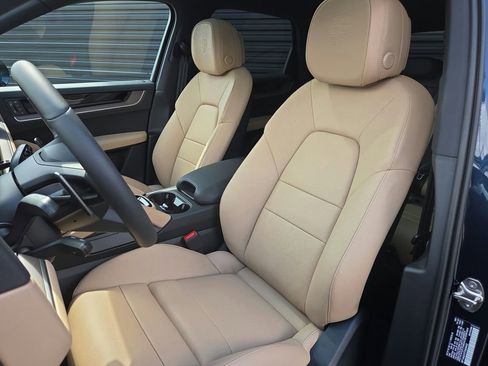 New 2026 Porsche Cayenne image 5