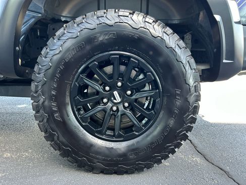 Used 2025 Ford F150 Raptor AWD/4WD image 17