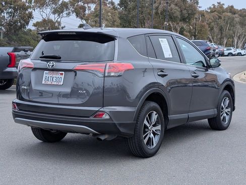 Used 2018 Toyota RAV4 XLE FWD image 13