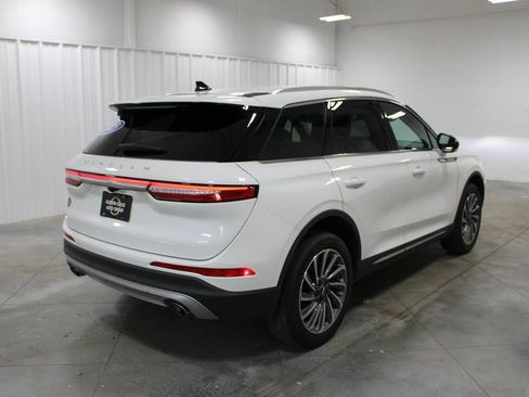 Used 2023 Lincoln Corsair Reserve AWD/4WD image 9