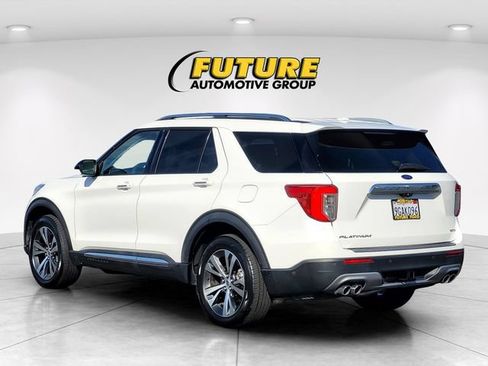 Certified 2020 Ford Explorer Platinum w/ Premium Technology Package AWD/4WD image 6