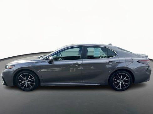 Used 2024 Toyota Camry SE w/ Cold Weather Package AWD/4WD image 6