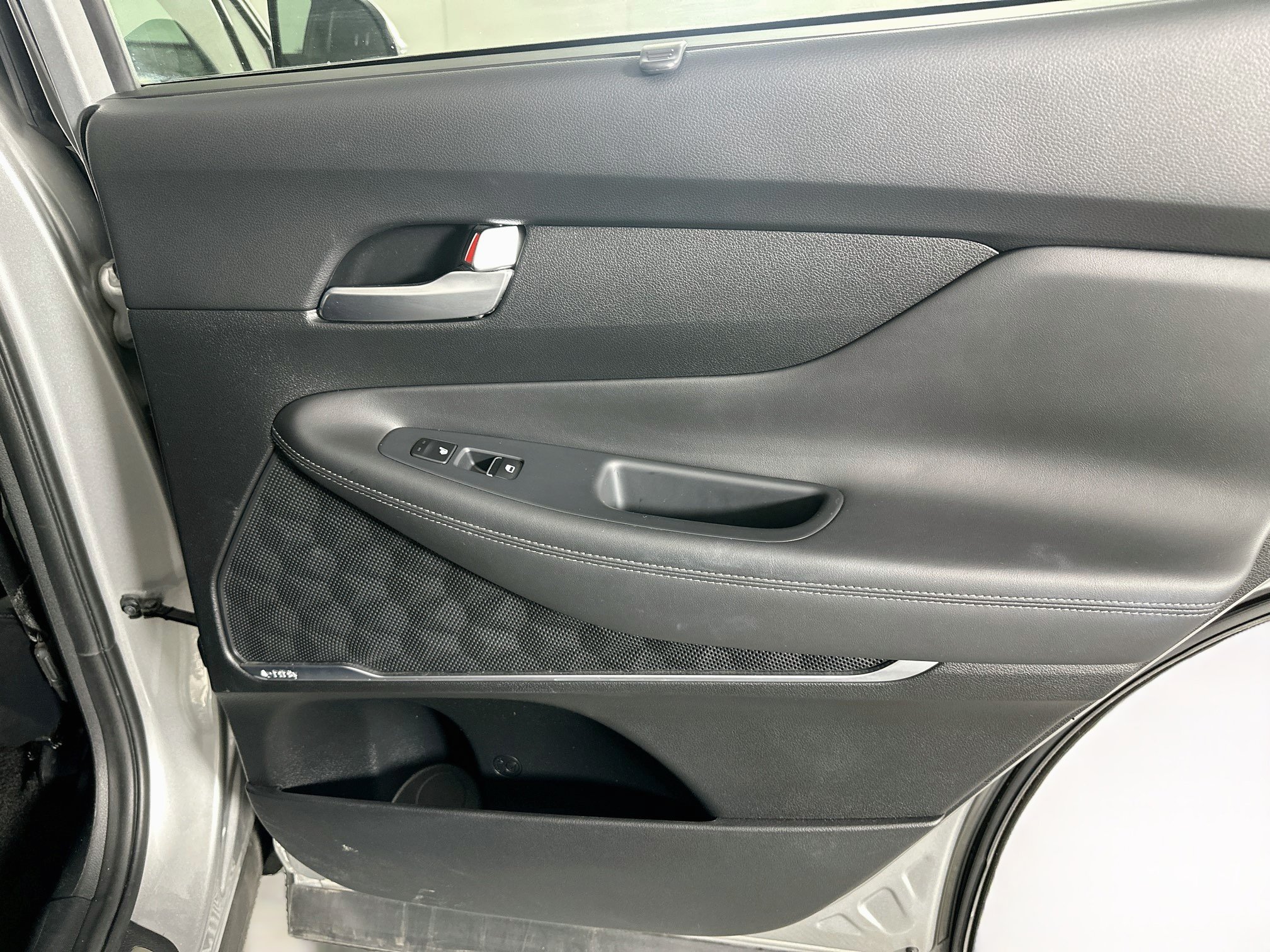 Used 2020 Hyundai Santa Fe Limited FWD image 32