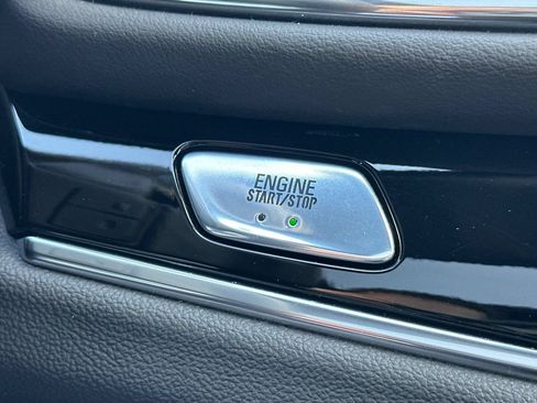 Certified 2024 Buick Enclave Avenir FWD image 32