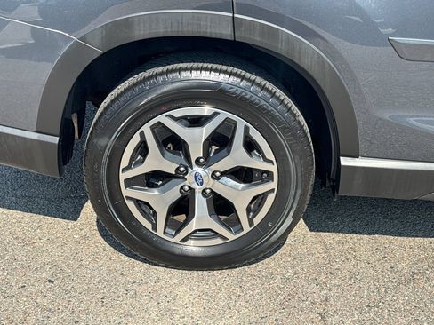 Used 2023 Subaru Forester Premium AWD/4WD image 45