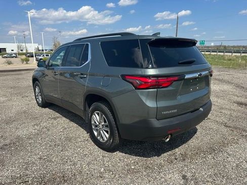 Used 2022 Chevrolet Traverse LT FWD image 9