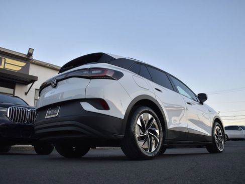 Used 2022 Volkswagen ID.4 Pro image 7