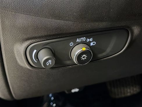 Used 2022 Chevrolet Equinox LT FWD image 12