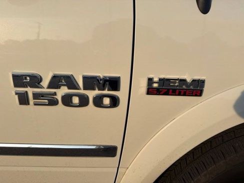 Used 2017 RAM 1500 Laramie w/ Convenience Group AWD/4WD image 3