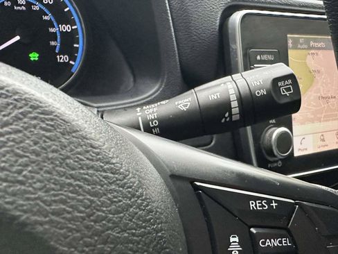 Used 2021 Nissan Leaf SV w/ SV Technology Package image 28