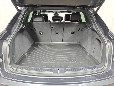 Certified 2023 Porsche Macan AWD/4WD image 25